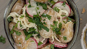 Картофельный салат с редькой и редисом