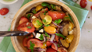 Средиземноморский салат из помидоров